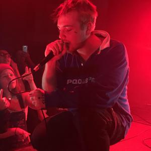 骑女马四肢着地爬行
